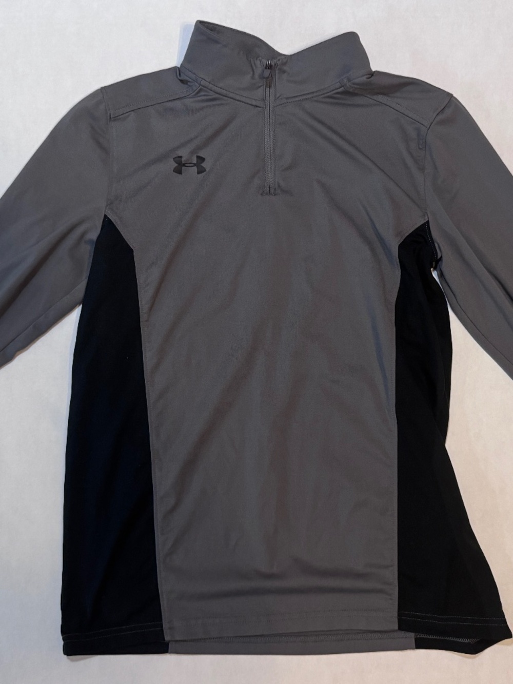 Under Armour Loose Youth Boys Large Long Sleeve Shirt Gray & Black 1/4 Zip
